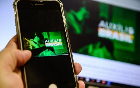Caixa suspende por 24h consignado do Auxílio Brasil após pedido do TCU