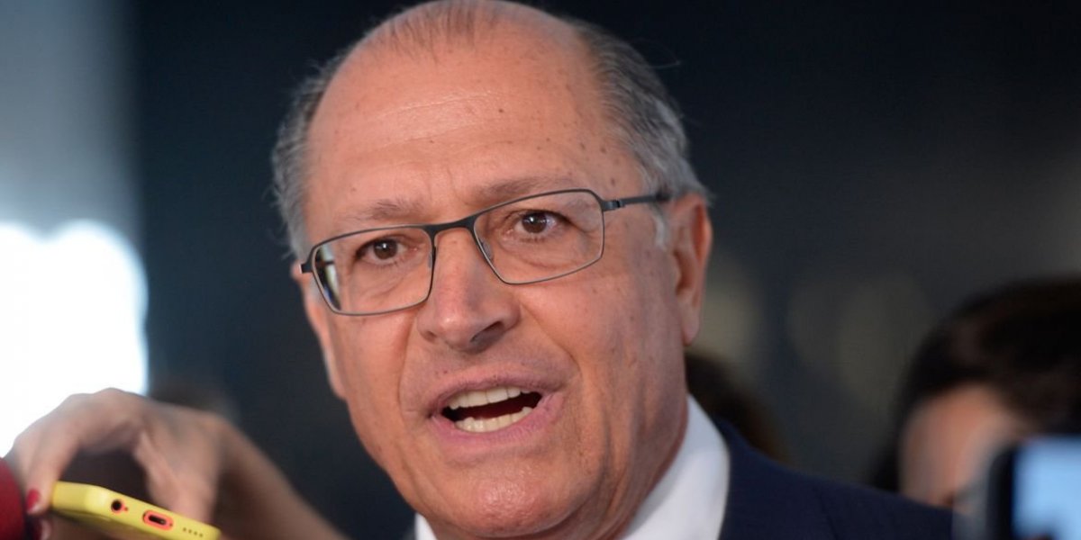 Vice de Lula, Geraldo Alckmin é hostilizado por bolsonaristas em Minas Gerais