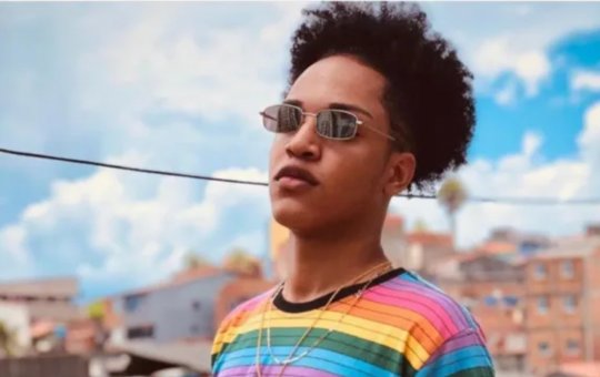 Influencer Lucas AK. publica vídeo de carro atingido por tiro; PM seria alvo 