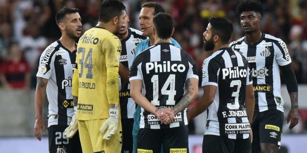 CBF divulga áudios e suspende árbitros envolvidos na polêmica em Fla e Santos