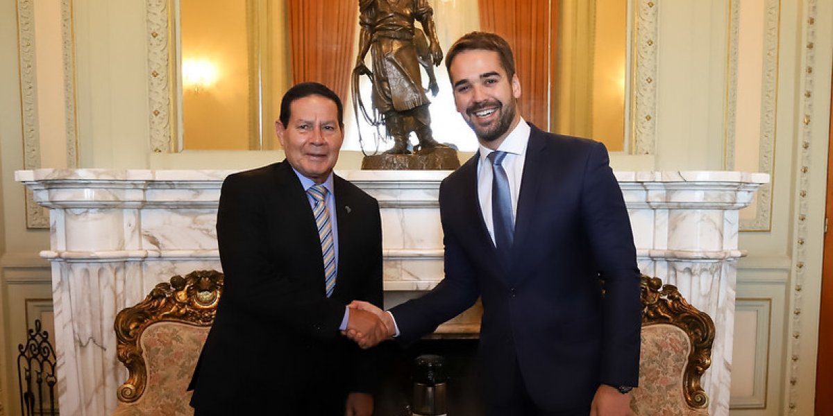 Mourão faz comentário homofóbico sobre Eduardo Leite: "Ele não gosta"