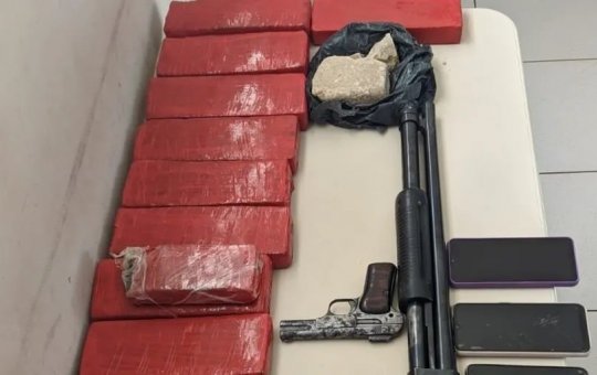 Oeste: polícia apreende adolescente de 17 anos com drogas em São Desidério