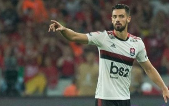 Após ser esfaqueado em supermercado, Pablo Marí passa por cirurgia na Itália