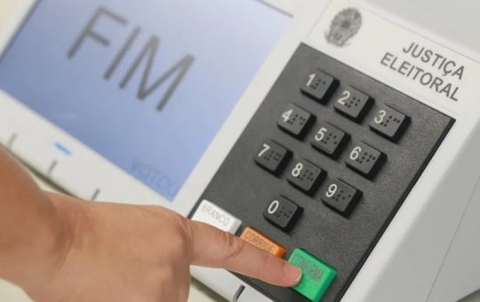 Homem é flagrado ao tirar foto de urna em Jequié; SSP relata crimes eleitorais