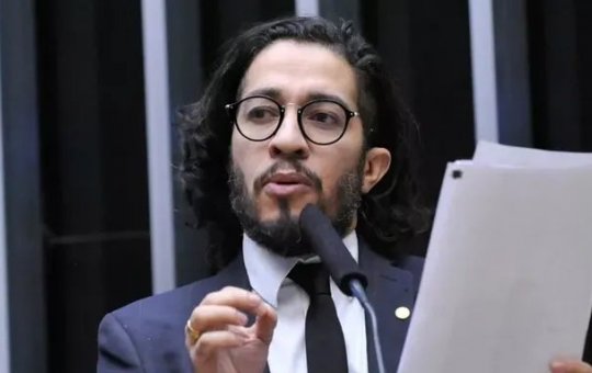 Algoz de Bolsonaro, Jean Wyllys comemora vitória de Lula nas redes