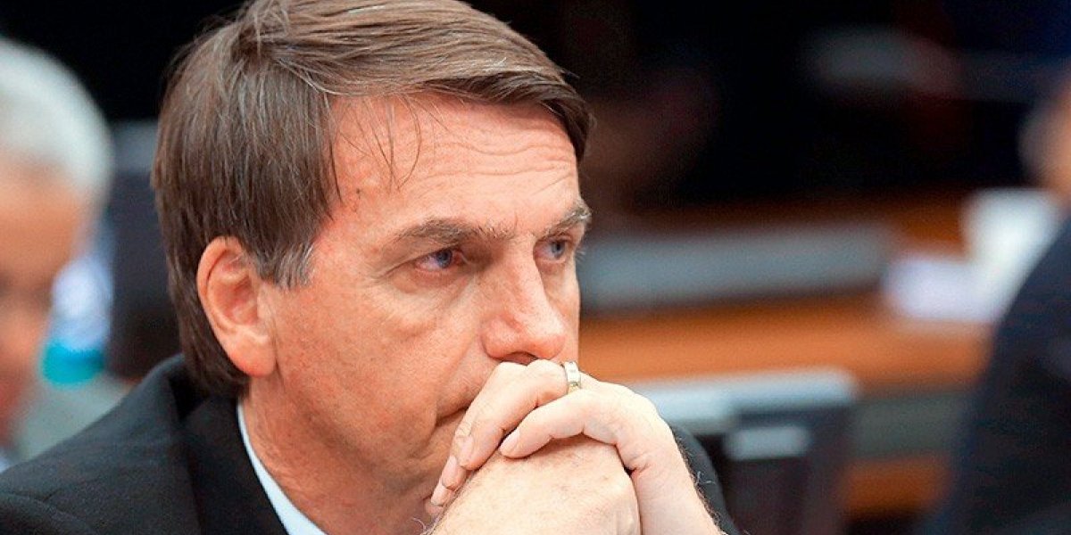 Bolsonaro se reúne com ministros e avalia se pronunciar sobre derrota