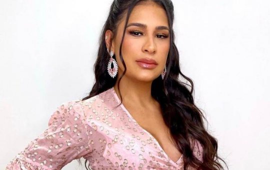Em seu primeiro show solo Simone anuncia parceria com Bullhof