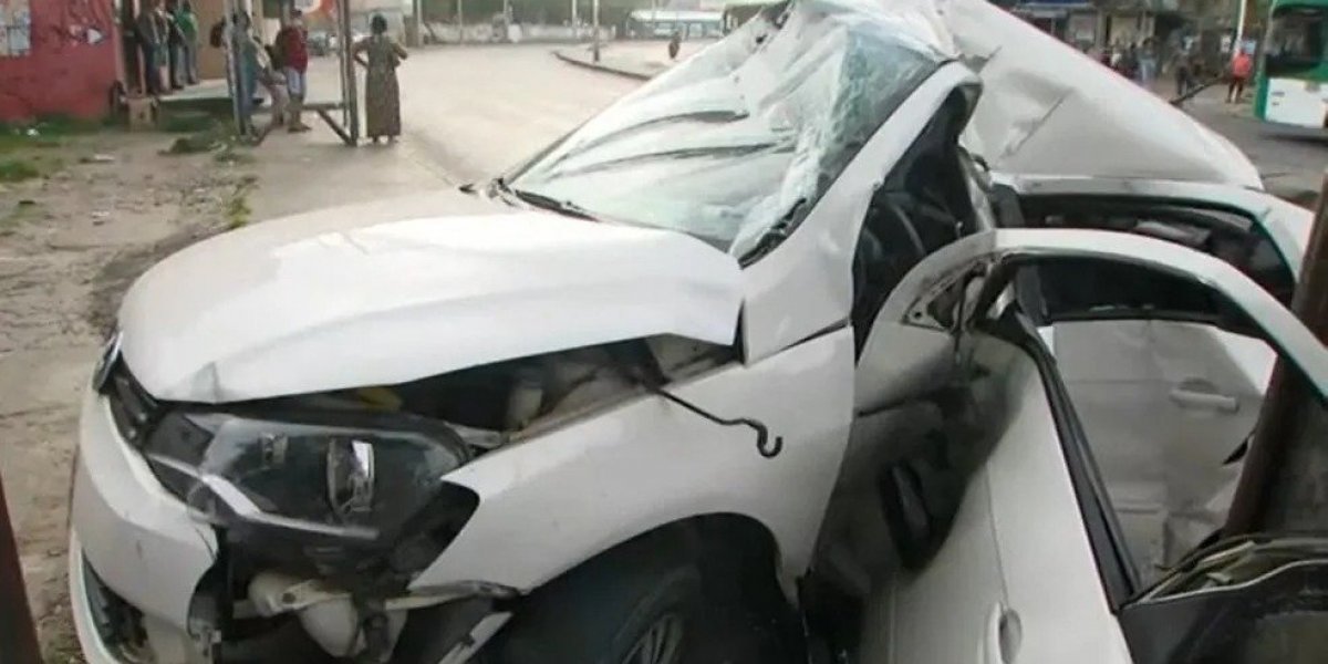 Quatro suspeitos de roubos a carros são presos após perseguição na Av San Martin