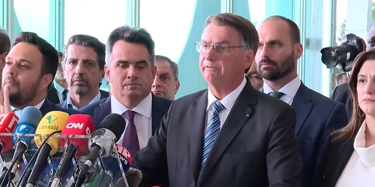 Em 1ª fala após derrota, Bolsonaro cita "injustiça" em eleição; leia discurso