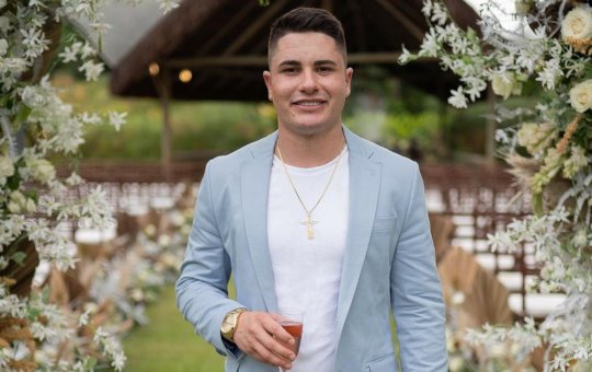 A fila andou? Ex-marido de Jojo Todynho é visto aos beijos com ex-Fazenda