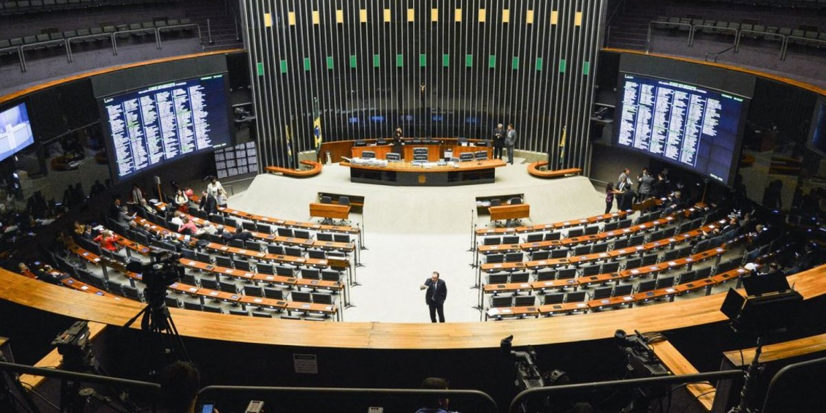 Centrão ensaia aproximação para compor governo Lula na Câmara