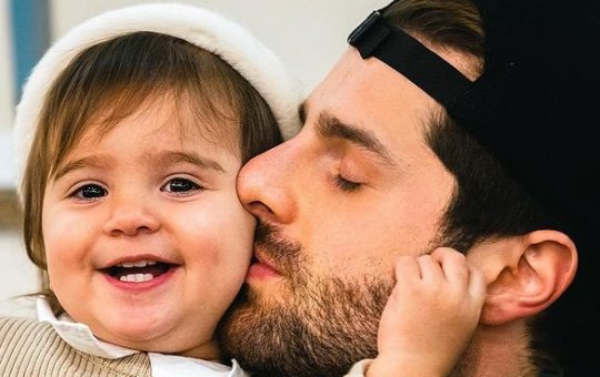 Filha de Alok está internada com pneumonia em hospital de SP