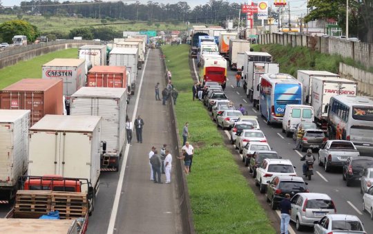 Todas rodovias federais do país estão livres de bloqueios, diz PRF