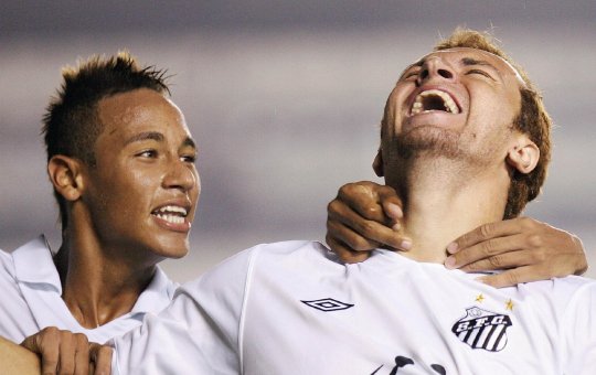 Pai de Neymar assume dívida de mais de R$ 1 milhão de Zé Love