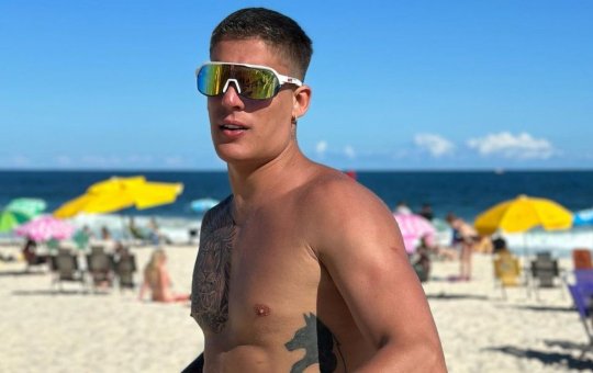 Após ser expulso de 'A Fazenda', Tiago Ramos troca socos com vendedor em praia