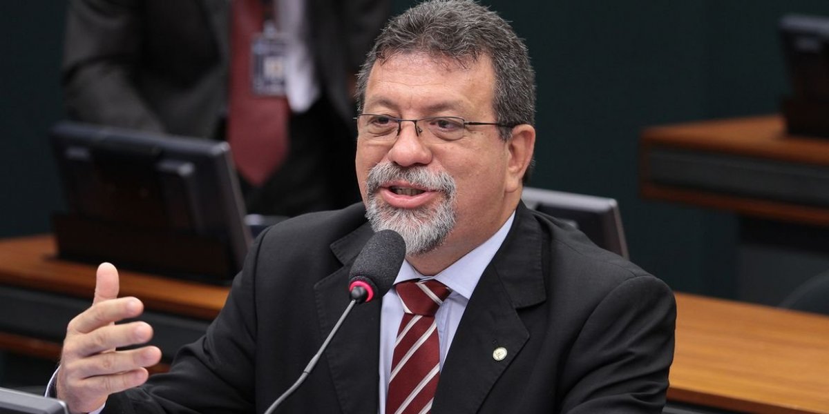 "Já era esperado", diz Florence sobre convite de Lula a Rui para ministério