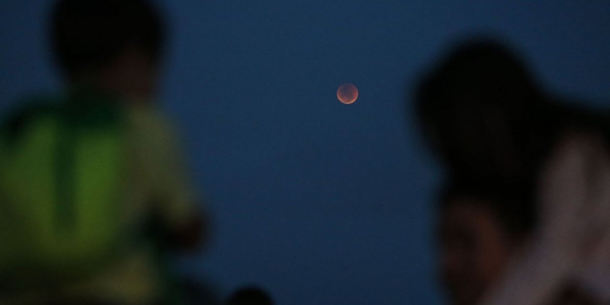 Eclipse terá 'lua de sangue' na madrugada desta terça-feira