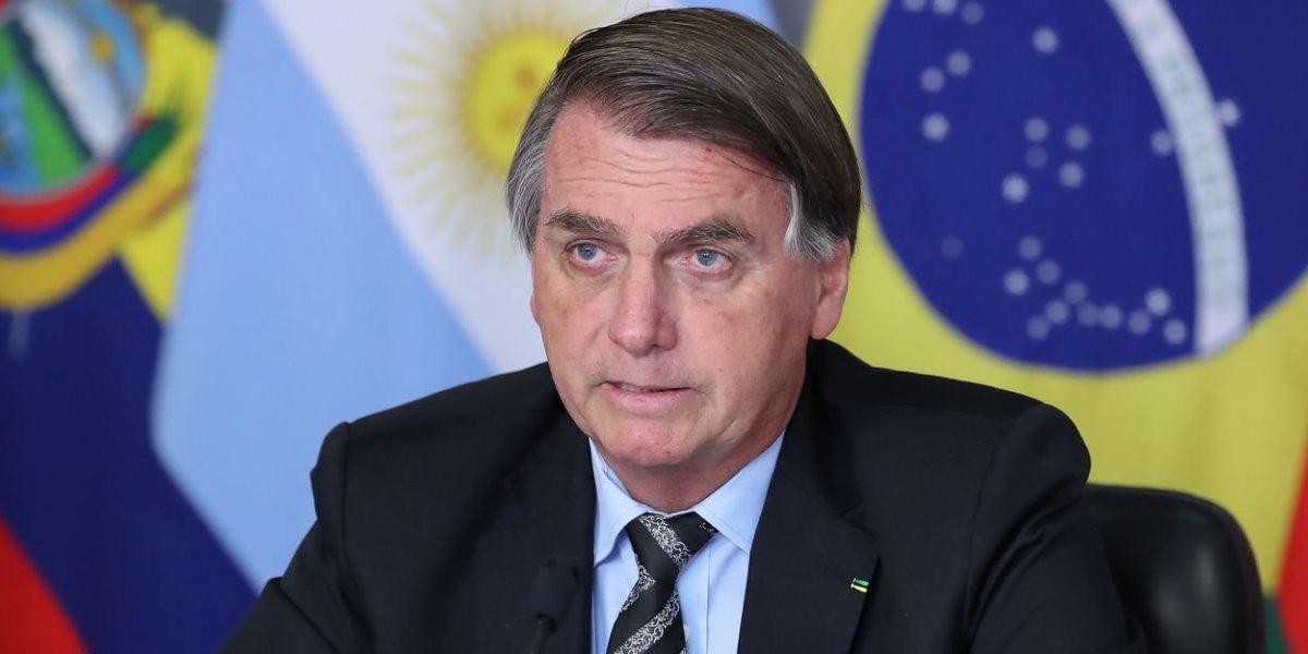 Bolsonaro apresenta feridas nas pernas e preocupa aliados, diz coluna