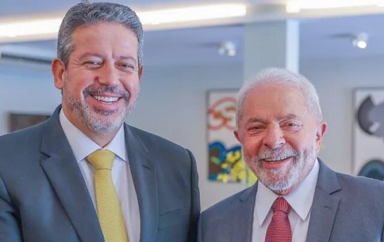 Lula se encontra com Lira e diz que não vai interferir em eleição da Câmara