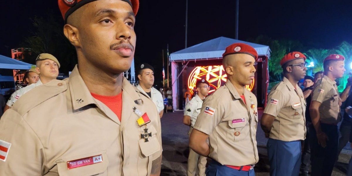 Bombeiros entregam medalhas de honra para destaques de bons serviços ao país
