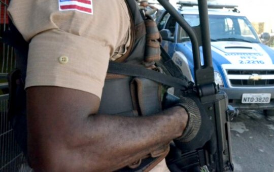 Sem armas, bandidos roubam policial militar em Salvador