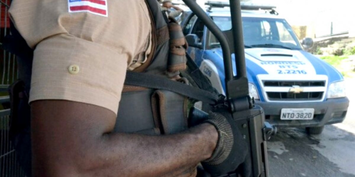 Sem armas, bandidos roubam policial militar em Salvador