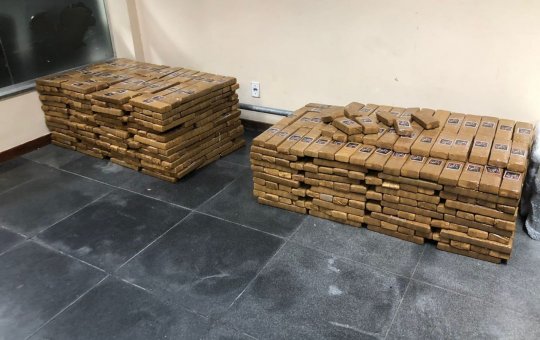 Feira de Santana: homem é preso mais de meia tonelada de maconha em caminhonete