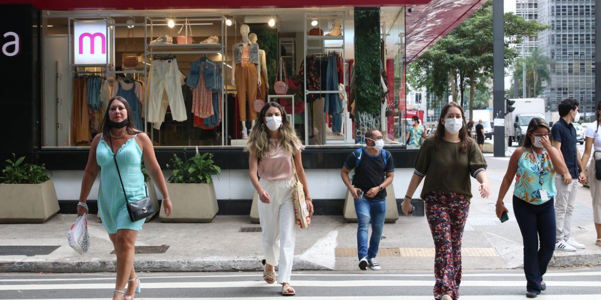 Brasil registra 18.622 novos casos e 49 mortes por covid-19 em 24h