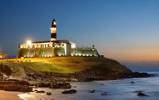 Valor de passagens aéreas afasta turistas de Salvador, aponta setor hoteleiro