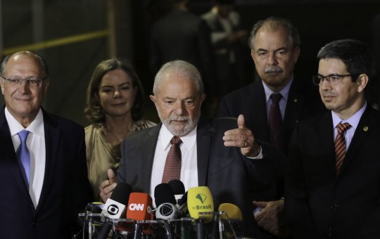 Lula desembarca no Egito para participar da COP-27