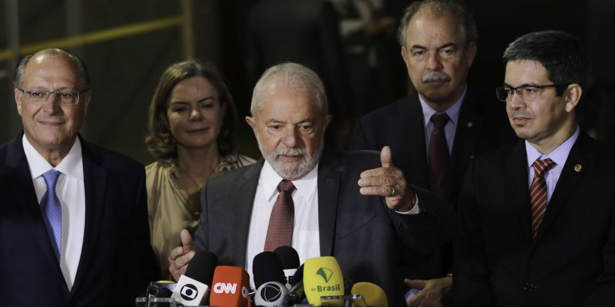 Lula desembarca no Egito para participar da COP-27