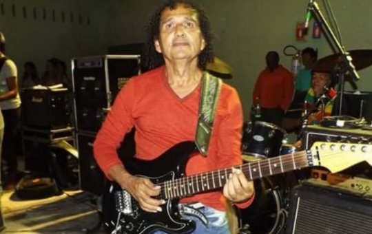 Guitarrista da banda de Edson Gomes, Tony Oliveira morre após parada cardíaca