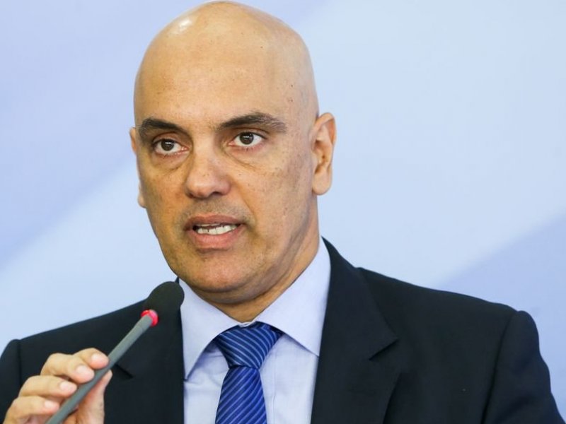 Moraes ordena bloqueio de contas dos suspeitos de financiar bloqueio de rodovias