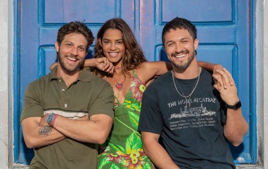 Chay Suede fala de ‘sequela’ deixada por briga com Rômulo Estrela em 'Travessia'
