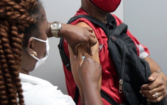 Covid-19: Salvador segue com aplicação da 1ª à 5ª dose nesta sexta-feira (18)