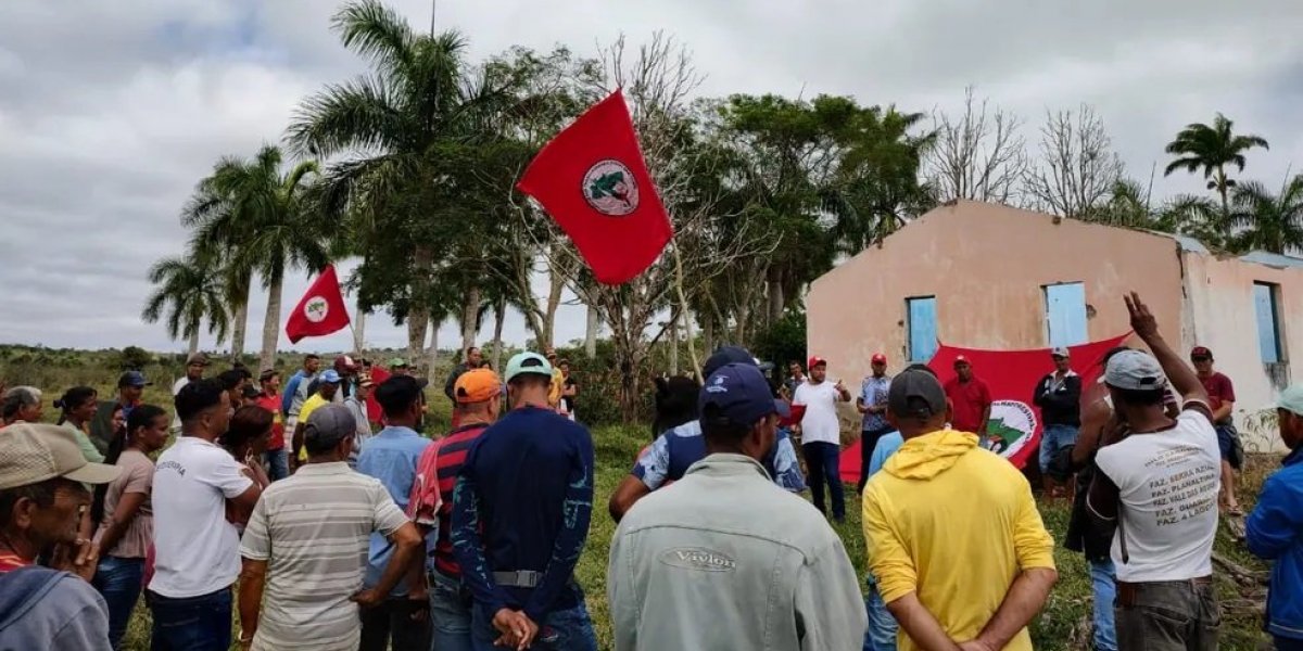 Integrantes do MST ocupam fazendas na Chapada Diamantina