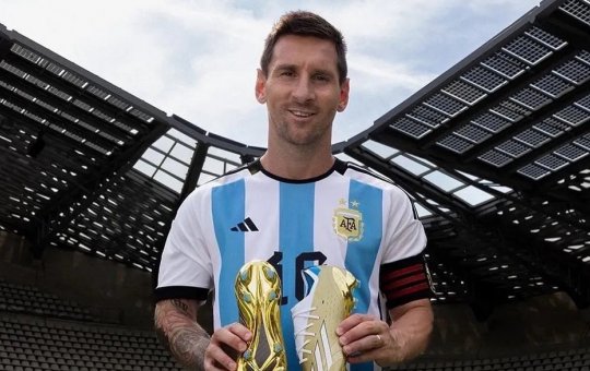 Chuteira que Messi usará na Copa do Catar é apresentada oficialmente