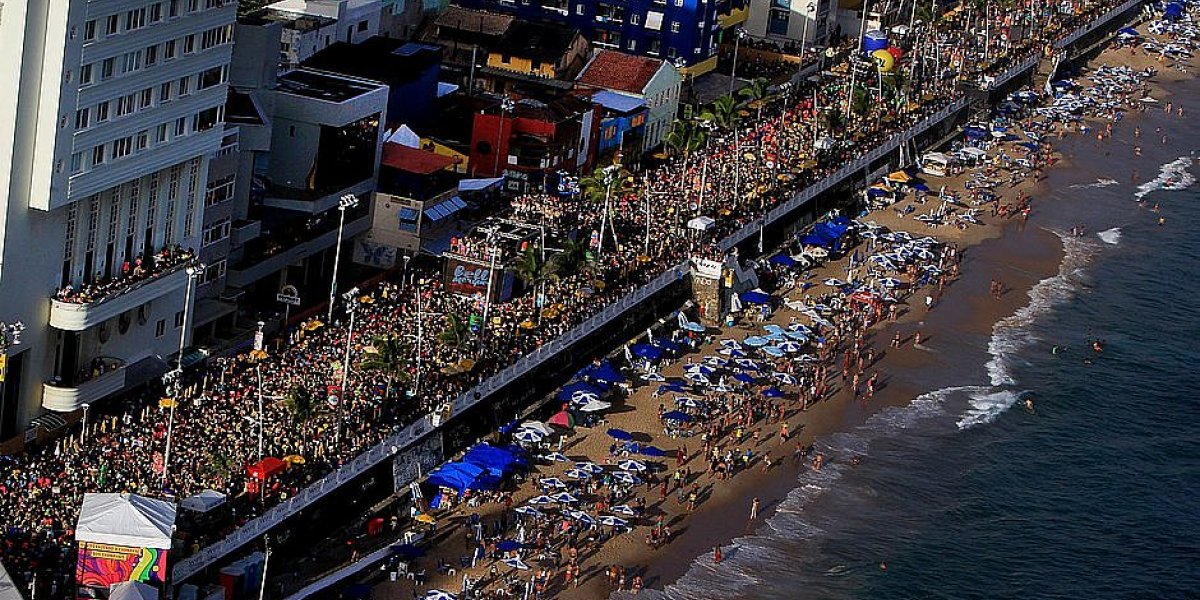 Discussão sobre cancelar Carnaval é prematura, avaliam representantes do setor