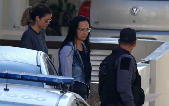 Justiça manda soltar mulher do acusado da morte de Marielle Franco