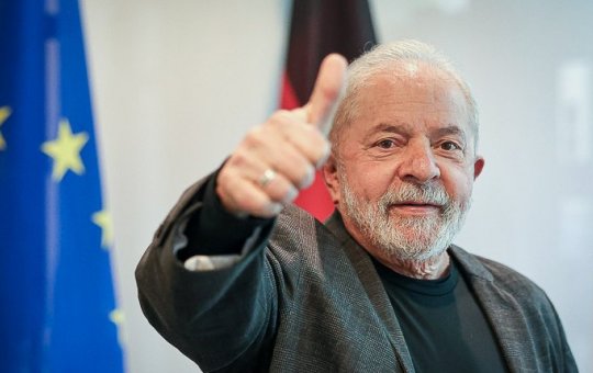 Lula discursa para brasileiros em Portugal e promete um país melhor