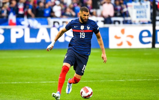 Benzema sofre lesão e perderá estreia da França na Copa do Mundo, diz jornal