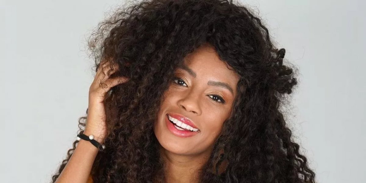 Lumena publica vídeo contando piada e divide opniões na web