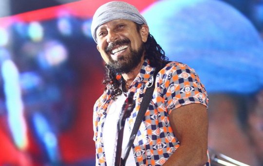 Fã de Bell é enterrado ao som de 'Chicleteiro eu, Chicleteira ela'; veja vídeo