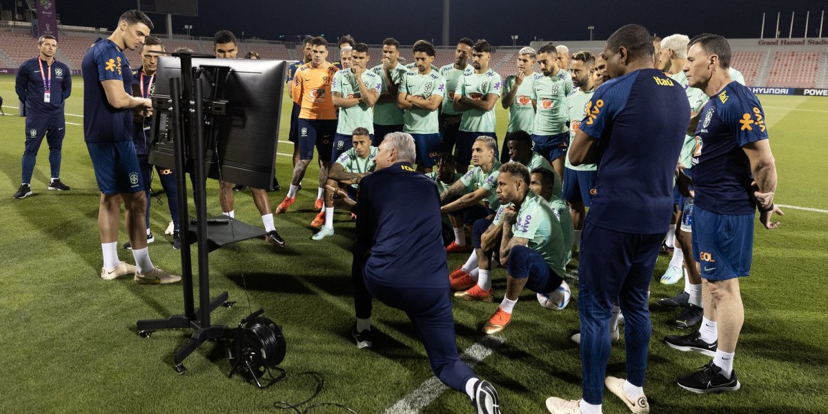 Seleção Brasileira: Tite escolhe time ofensivo e escala Paquetá e Vini Jr juntos