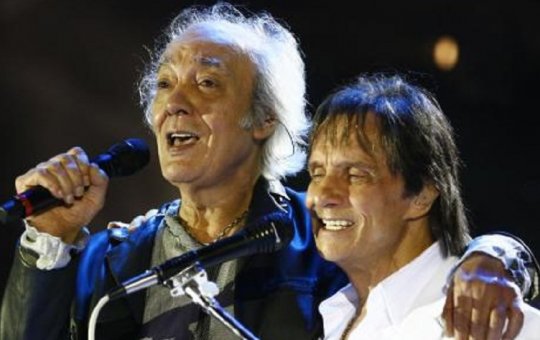 Parceiro de longa data, Roberto Carlos lamenta morte de Erasmo: "Grande irmão"