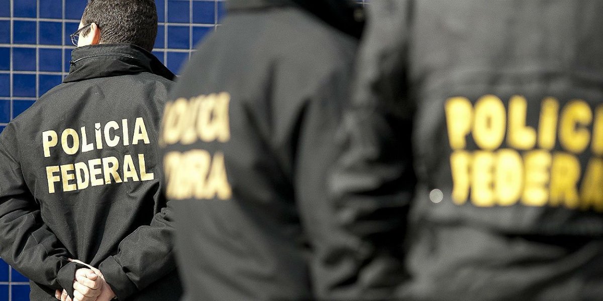 Homem tem eletrônicos apreendidos por suspeita de postar pornografia infantil