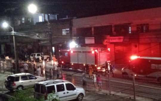 Vazamento em botijão de gás causa explosão no bairro do Saboeiro, em Salvador