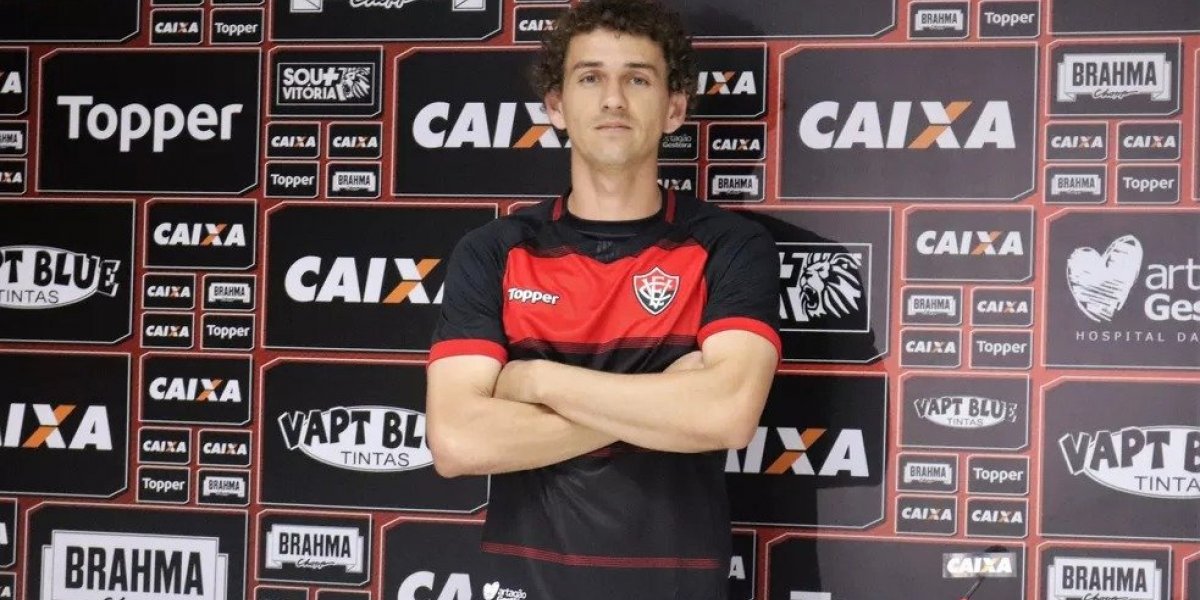 Vitória recebe novo 'transferban' por dívida de Fabiano com o Bragantino