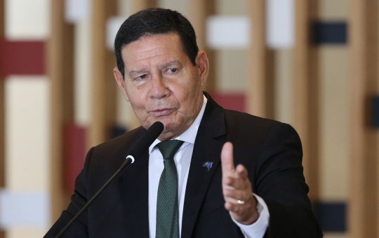 Mourão critica multa de Moraes ao PL