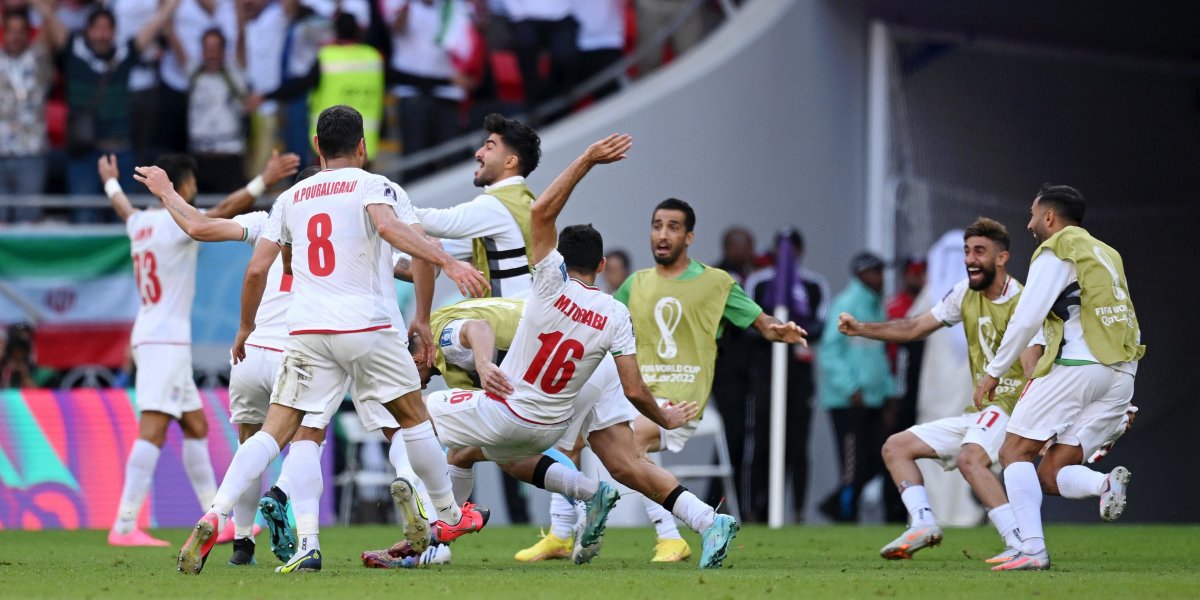 Com gols no final, Irã vence o País de Gales por 2 a 0